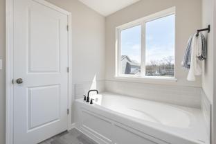 Pheasant Run por LOOMIS HOMES en Minneapolis-St. Paul Minnesota