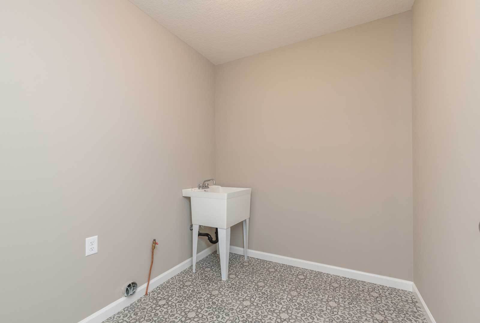 Chatfield On The Green por LOOMIS HOMES en Minneapolis-St. Paul Minnesota