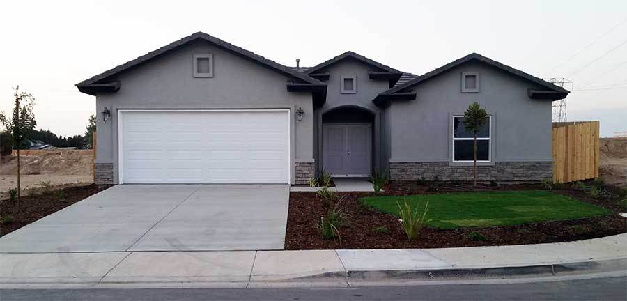 Auburn Oak Homes por Auburn Oak Homes en Bakersfield California