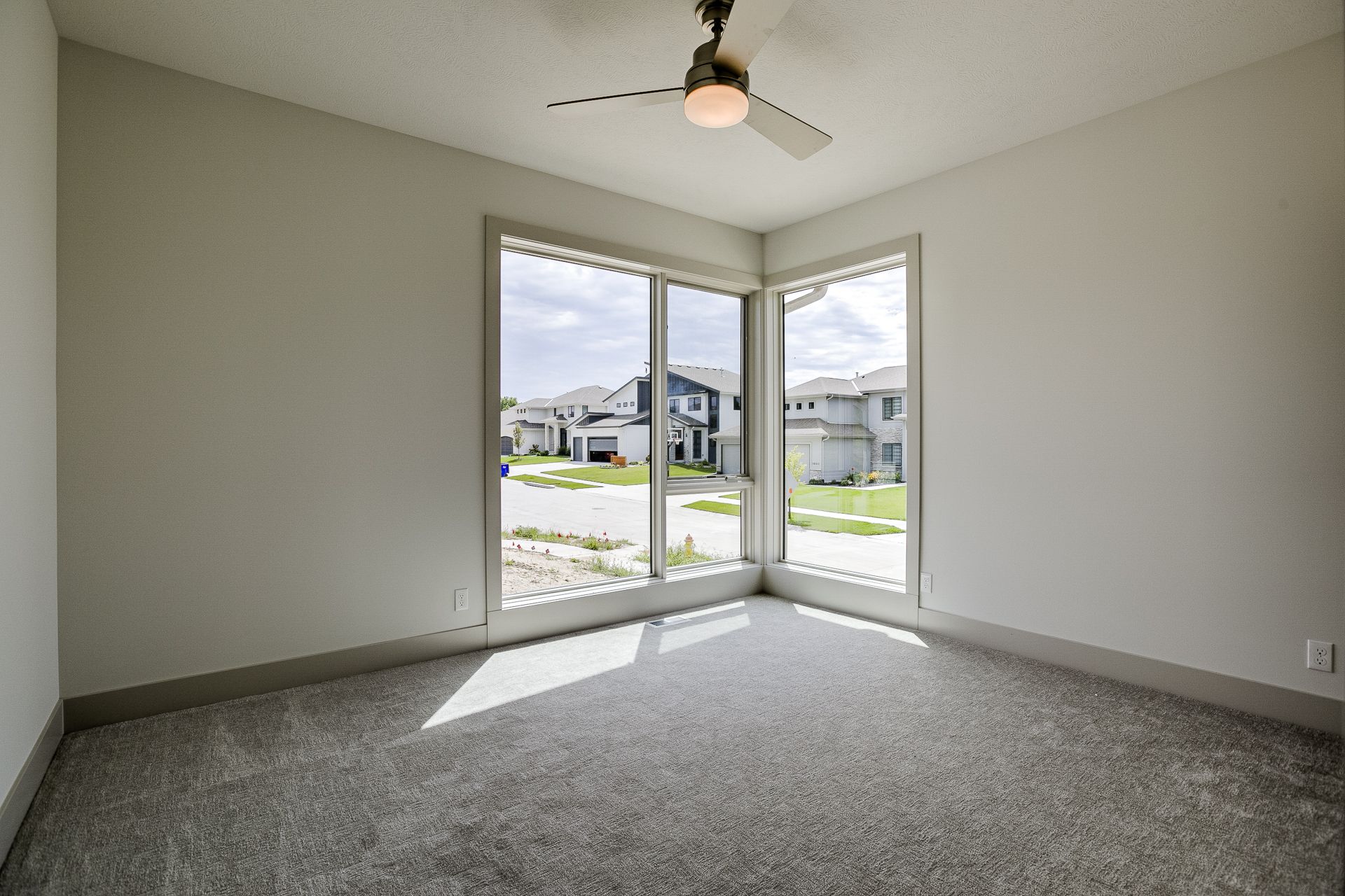 casa en Privada Estates por Nathan Homes LLC