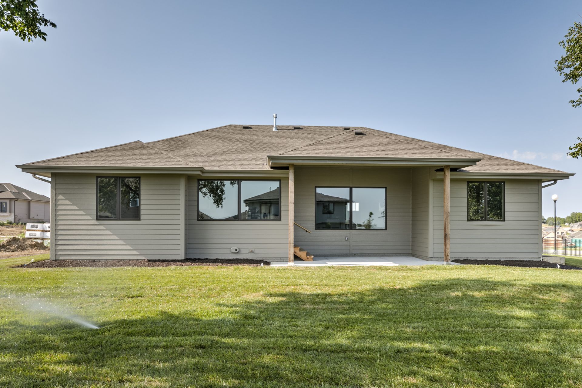 casa en Legend Trails por Nathan Homes LLC