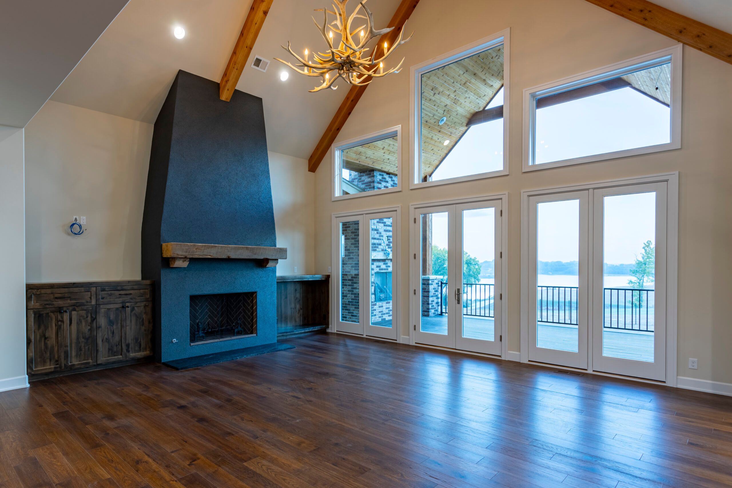 casa en Silver Oaks por Nathan Homes LLC