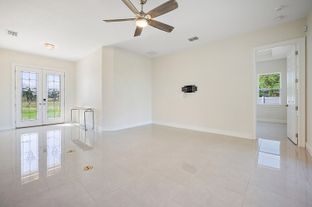 Alex Custom Homes por Alex Custom Homes en Orlando Florida