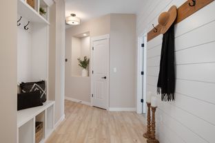 Apple Valley por Titan Homes LLC en Richland Washington
