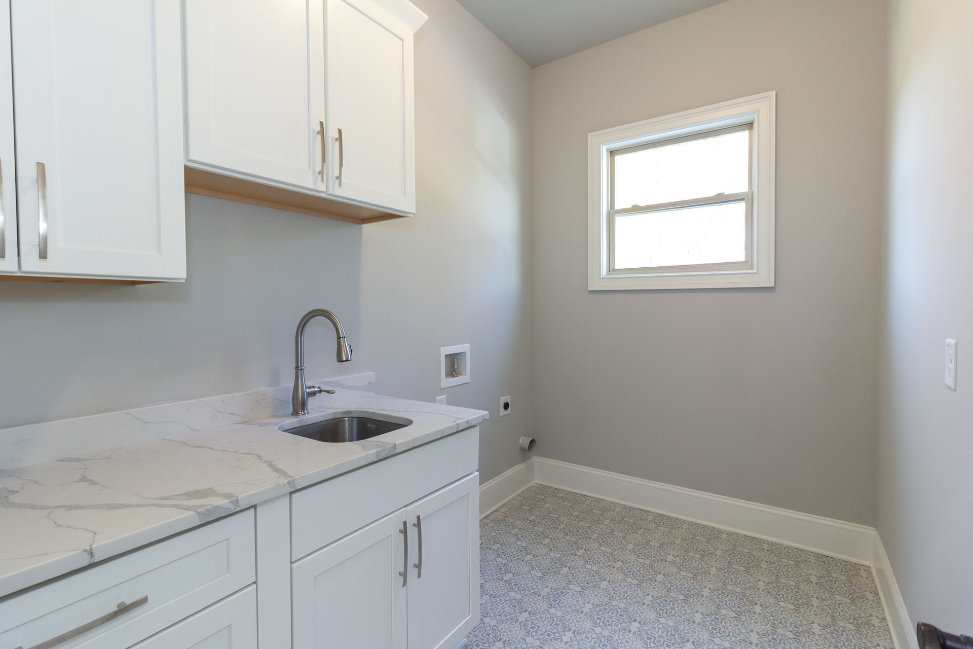 casa en River Oaks por Findo Homes & Communities, Inc.