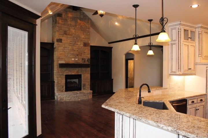 League Custom Homes Inc - : Mustang, OK