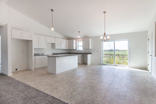 Glen Oaks por U.S. Shelter Homes en Racine Wisconsin