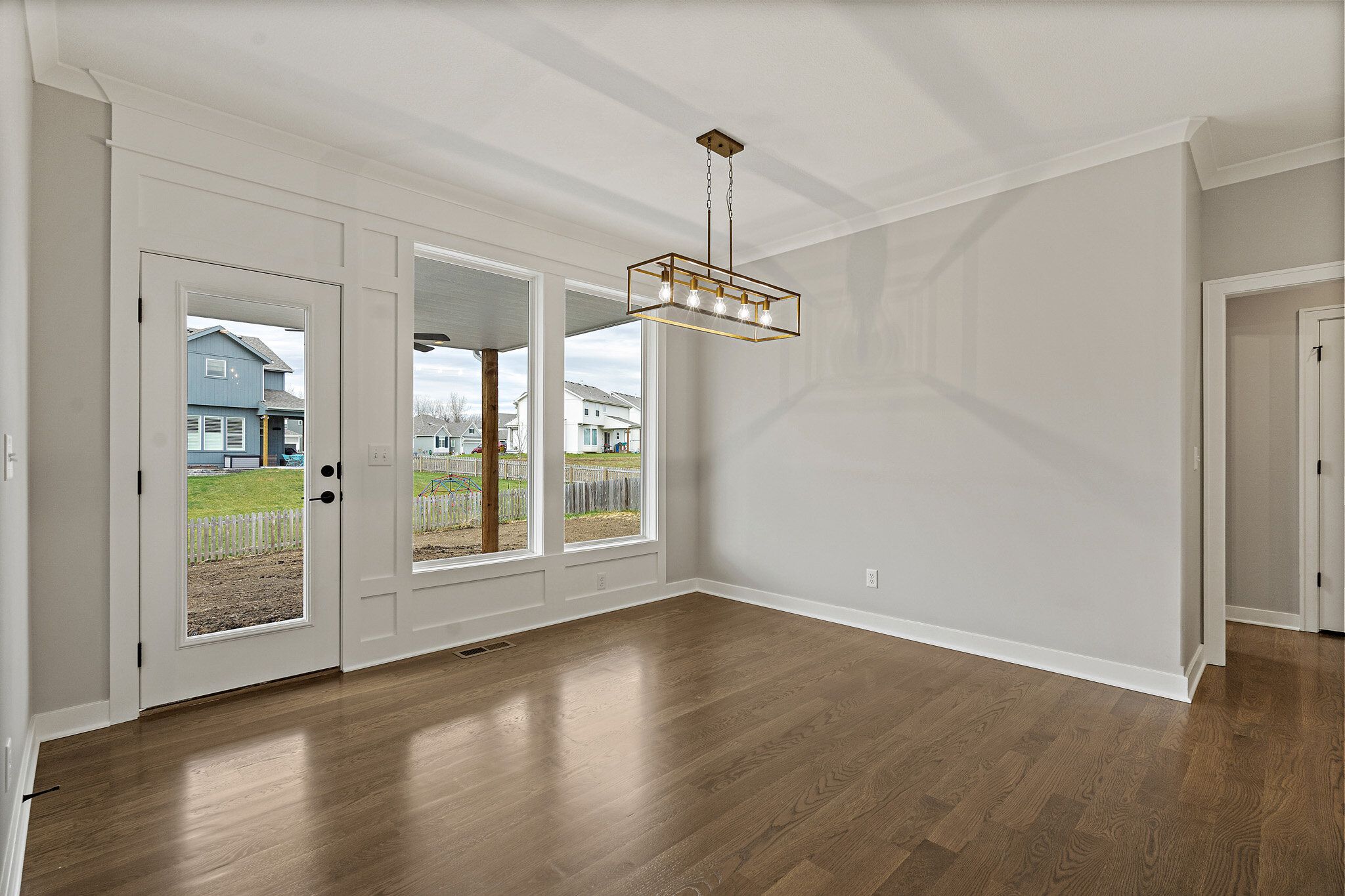 casa en IQ Home Builders. por IQ Home Builders.