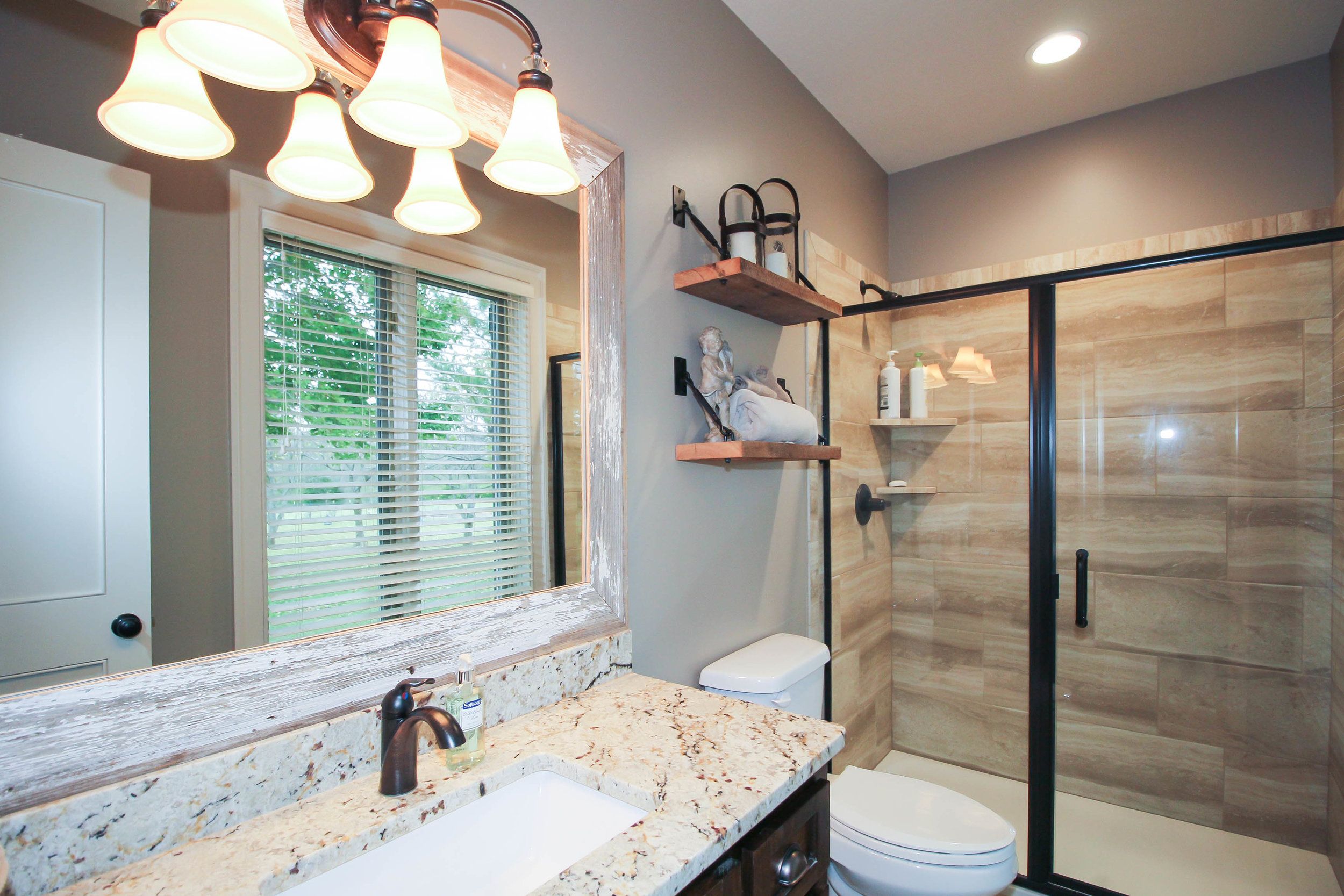 casa en IQ Home Builders. por IQ Home Builders.