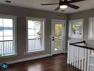 J. Hall Homes por J. Hall Homes en Washington Virginia