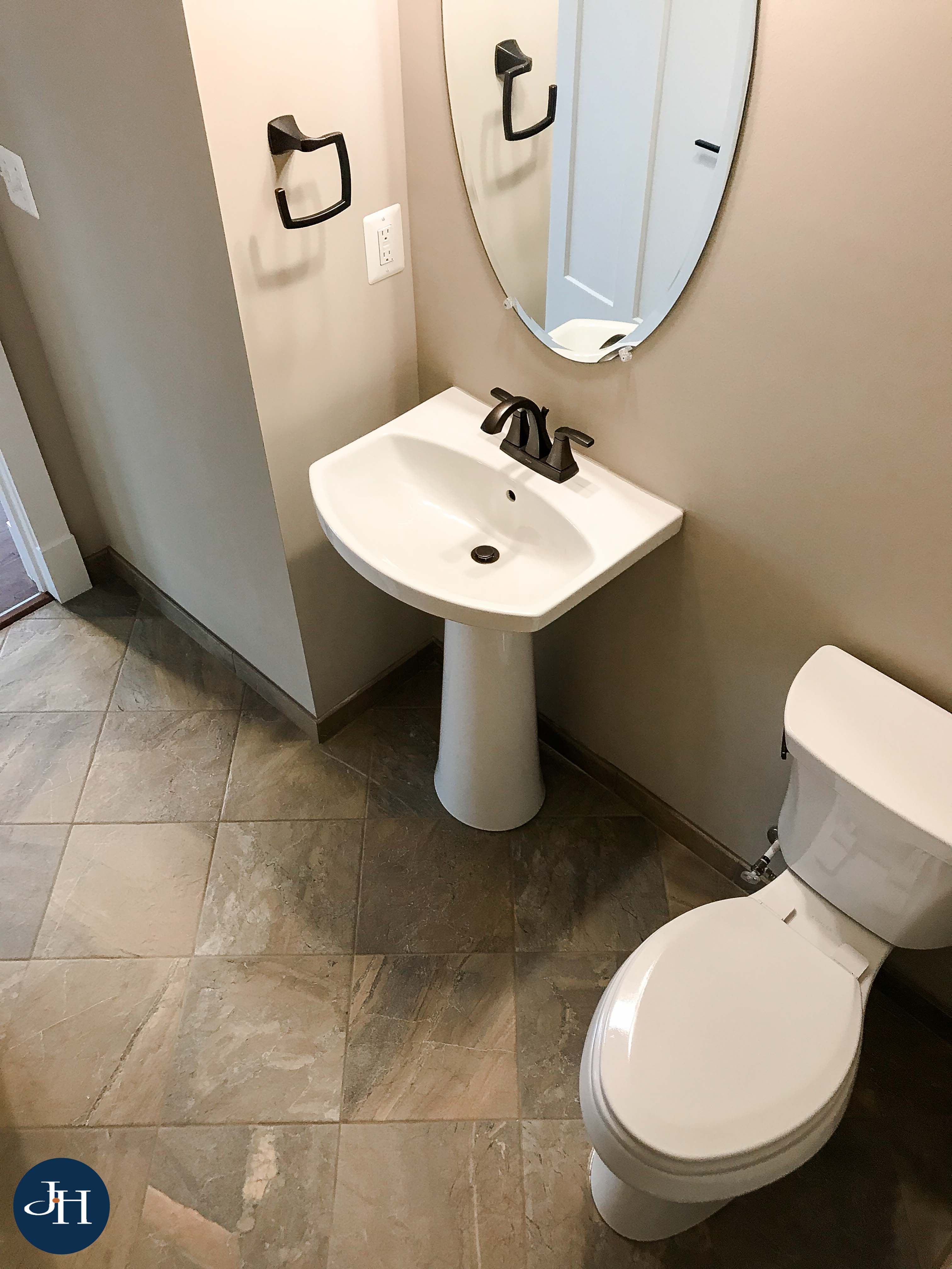 J. Hall Homes por J. Hall Homes en Washington Virginia