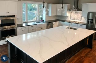 J. Hall Homes por J. Hall Homes en Washington Virginia