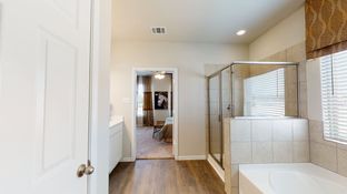 Mill Creek Trails por Colina Homes en Houston Texas