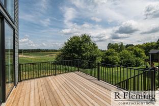 Century Valley Phase Three por R Fleming Construction en Rochester Minnesota