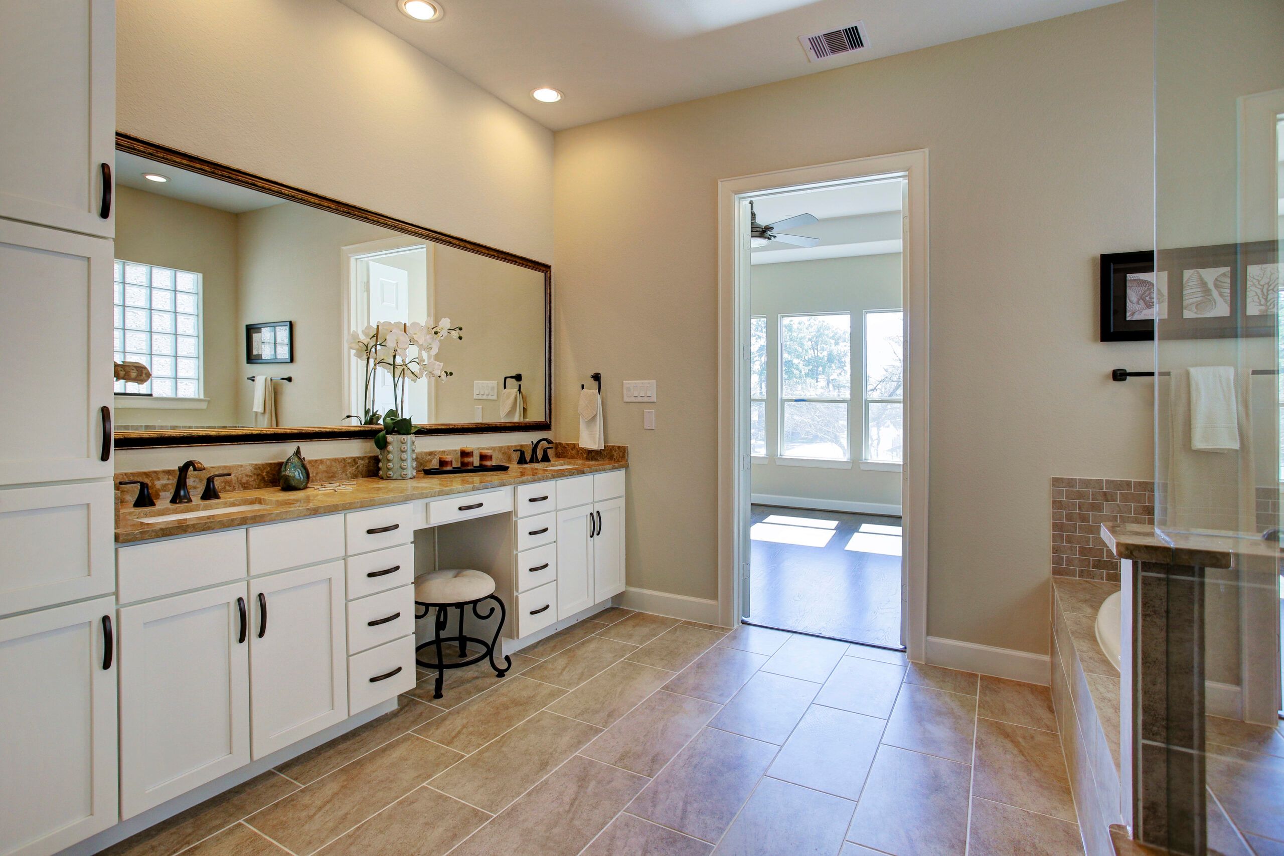 casa en Beacon Builders por Beacon Builders