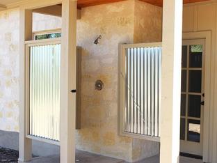 Hill Country Classics Custom Homes por Hill Country Classics Custom Homes en San Antonio Texas