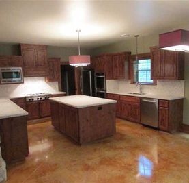 Hill Country Classics Custom Homes por Hill Country Classics Custom Homes en San Antonio Texas