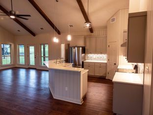 Hill Country Classics Custom Homes por Hill Country Classics Custom Homes en San Antonio Texas