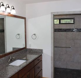 Hill Country Classics Custom Homes por Hill Country Classics Custom Homes en San Antonio Texas