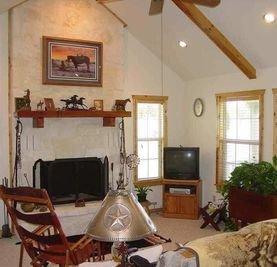 Hill Country Classics Custom Homes por Hill Country Classics Custom Homes en San Antonio Texas