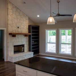 Hill Country Classics Custom Homes por Hill Country Classics Custom Homes en San Antonio Texas