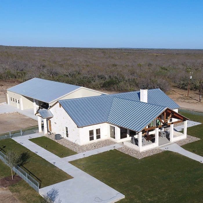 casa en Hill Country Classics Custom Homes por Hill Country Classics Custom Homes