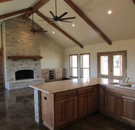 Hill Country Classics Custom Homes por Hill Country Classics Custom Homes en San Antonio Texas