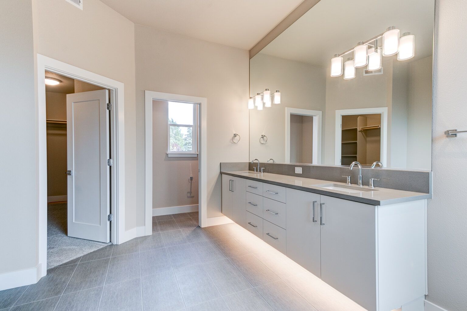 casa en Donna Park por JT Roth Construction, Inc.