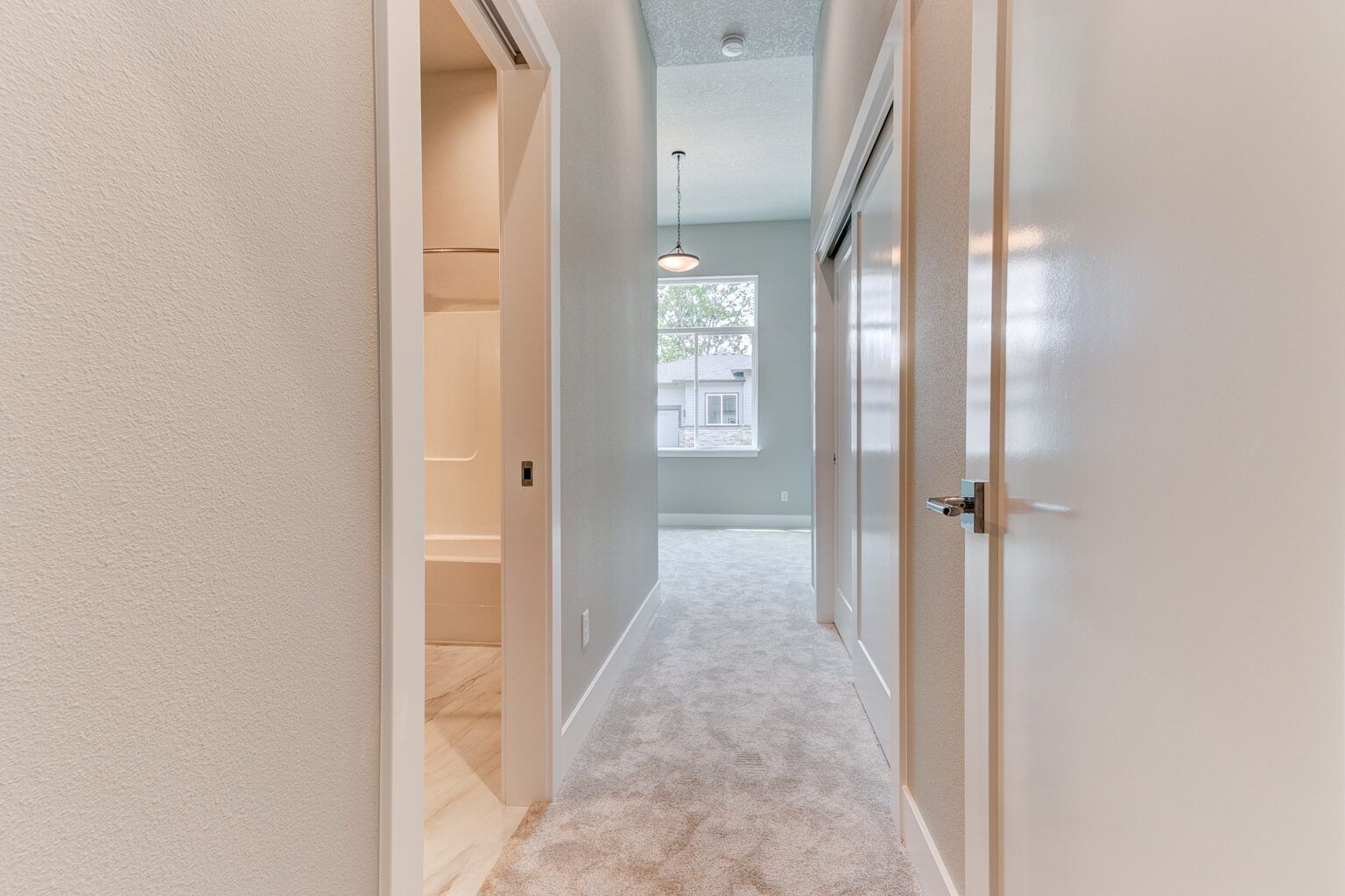 casa en Donna Park por JT Roth Construction, Inc.