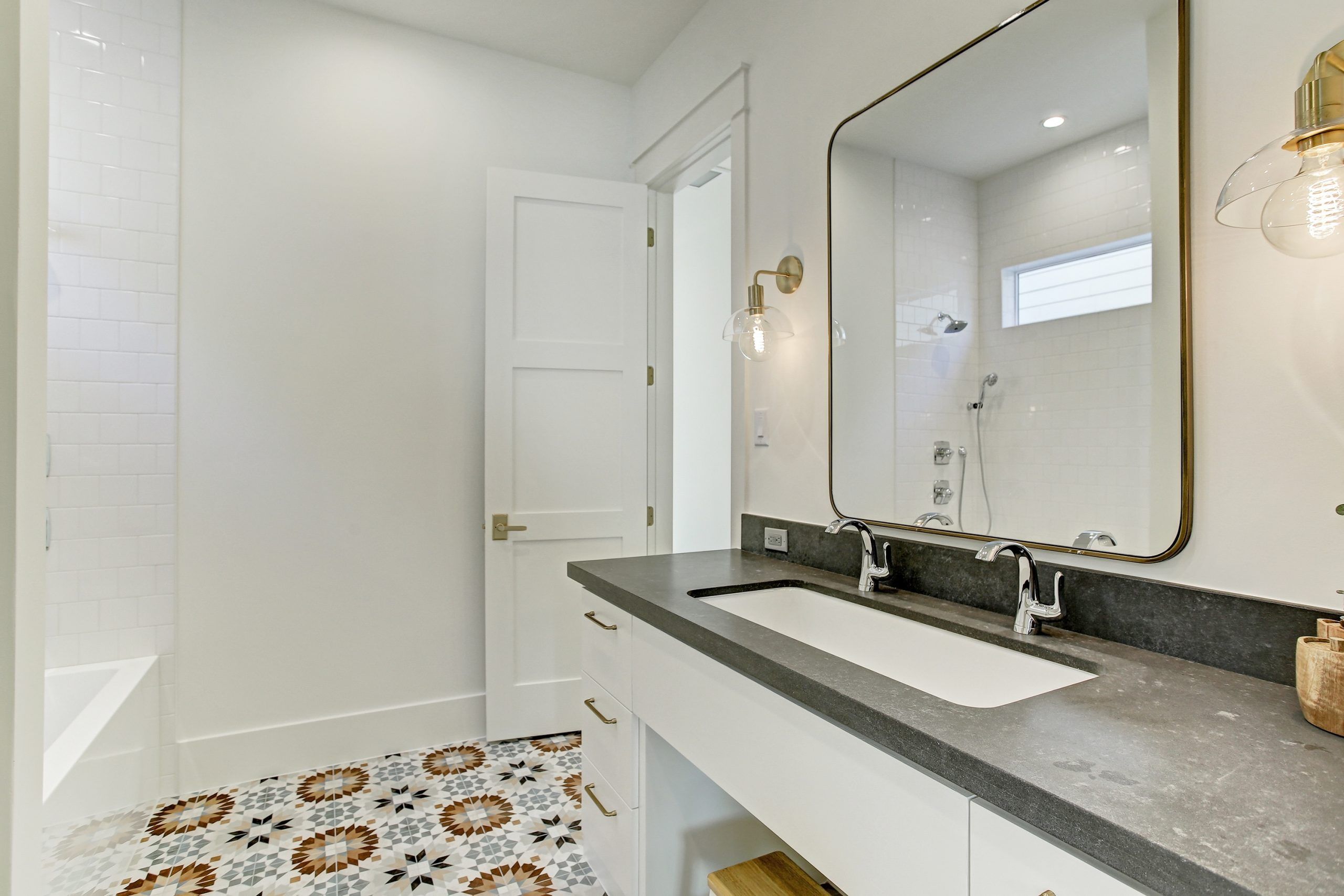 casa en L&B Limited, LLC. por L&B Limited, LLC.