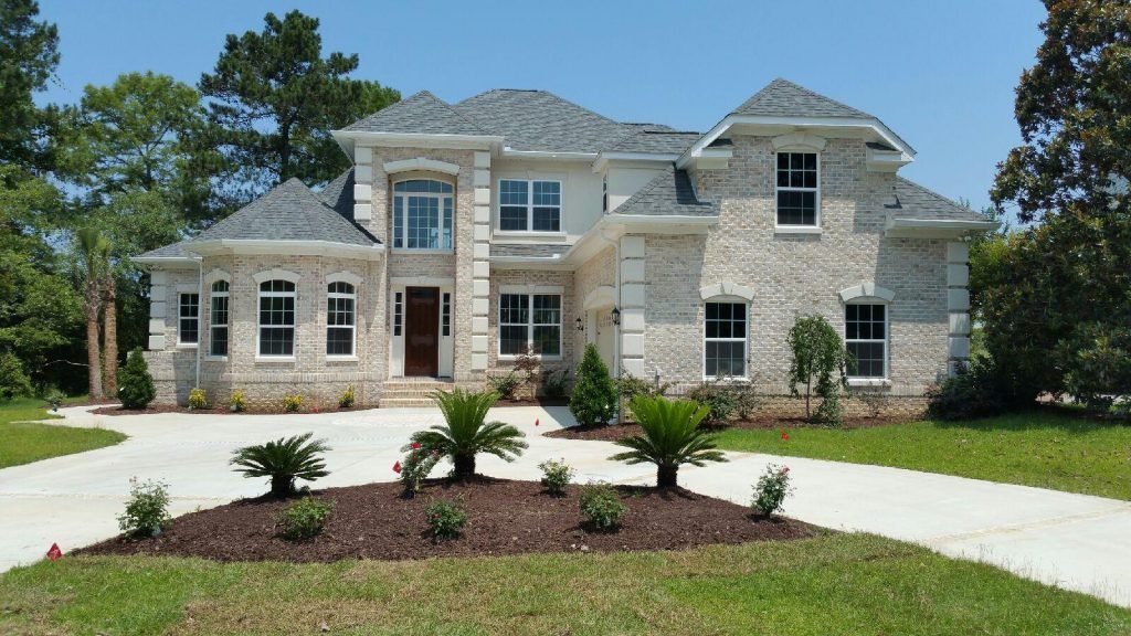casa en Hometeam Construction Inc. por Hometeam Construction Inc.