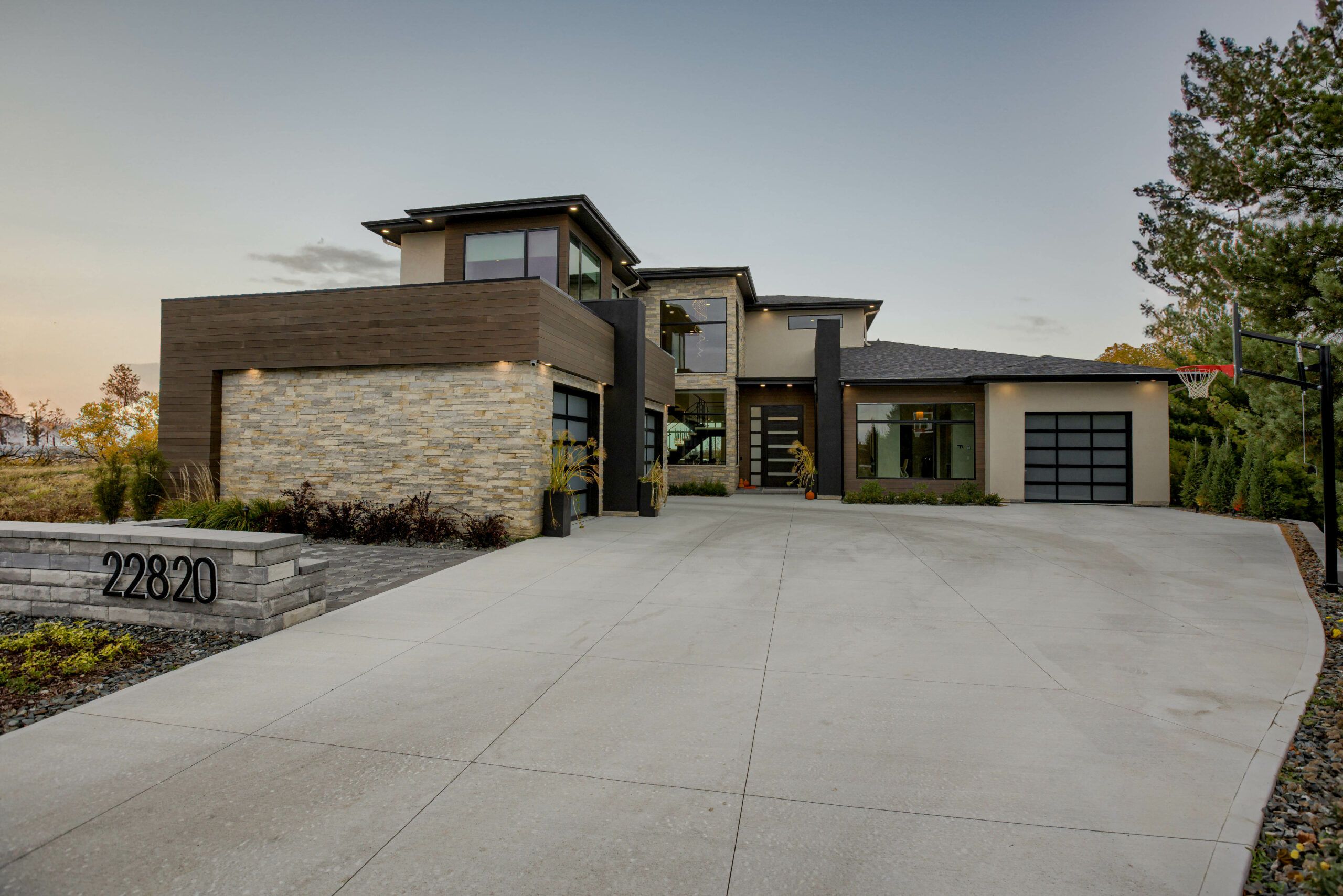 casa en Lake Allure por Nathan Homes LLC