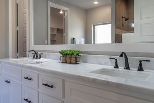 Saddle Brook por Newland Properties en Longview Texas
