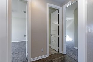 Saddle Brook por Newland Properties en Longview Texas