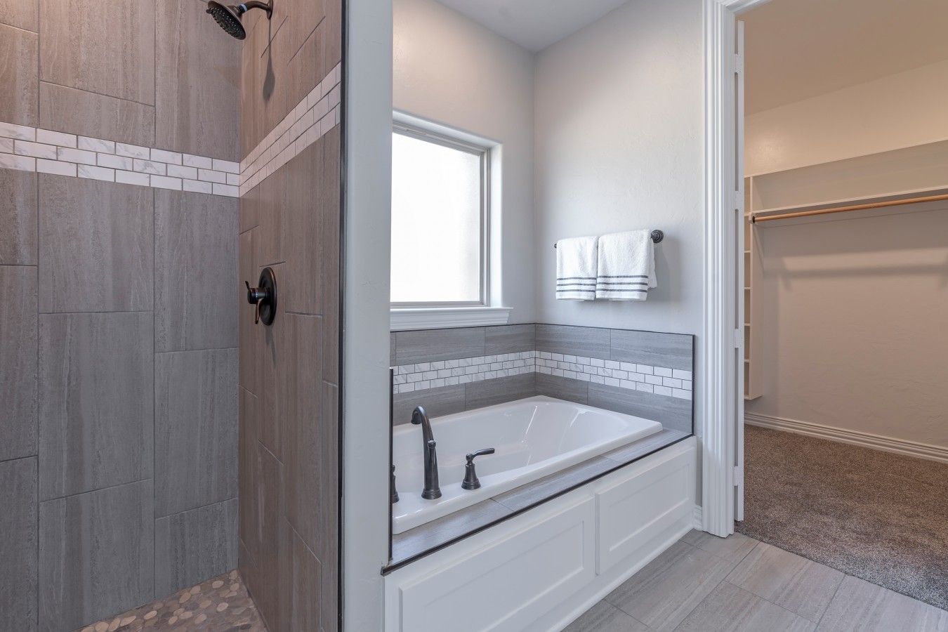 Saddle Brook por Newland Properties en Longview Texas