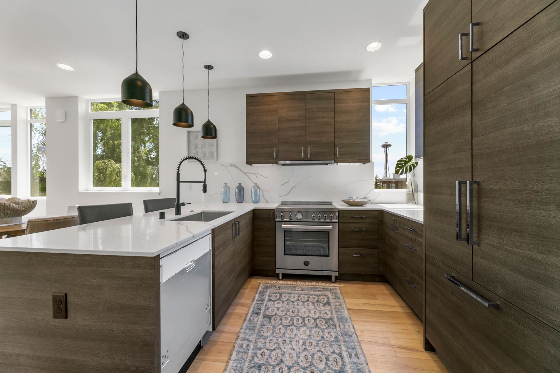 Queen Anne (6th) - Seattle, WA