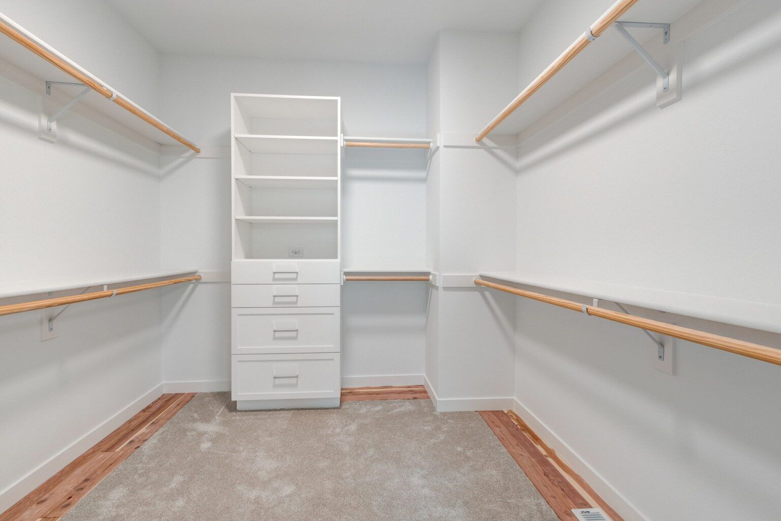 casa en Donna Park por JT Roth Construction, Inc.