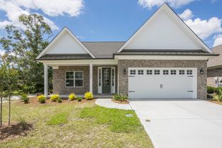 Magnolia Reserve por American Homesmith en Jacksonville North Carolina