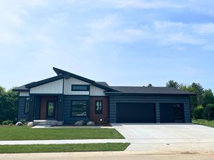 Century Valley Phase Three por R Fleming Construction en Rochester Minnesota