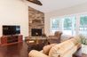 casa en Artisan Building & Design, LLC. por Artisan Building & Design, LLC.