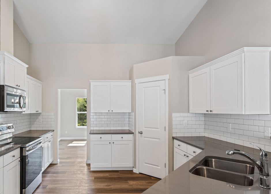 casa en Hiline Homes Inc. por Hilline Homes, Inc.