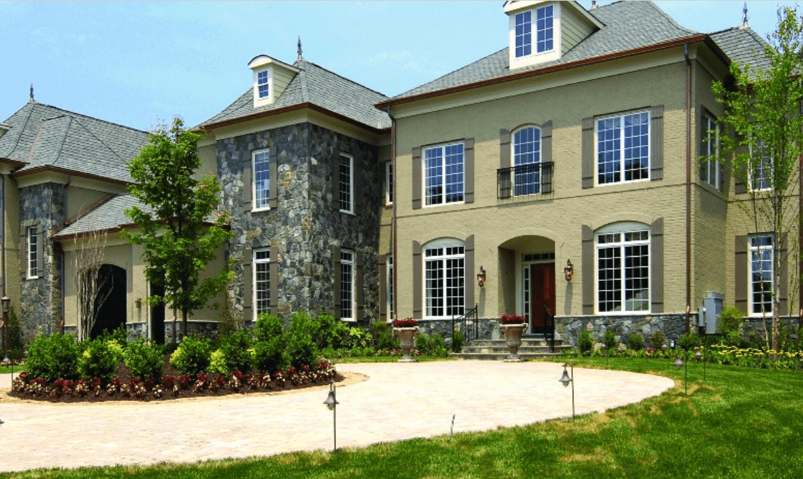 Keswick Homes por Keswick Homes en Washington Virginia