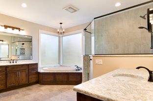 Deffenbaugh Homes por Deffenbaugh Homes en Sioux Falls South Dakota