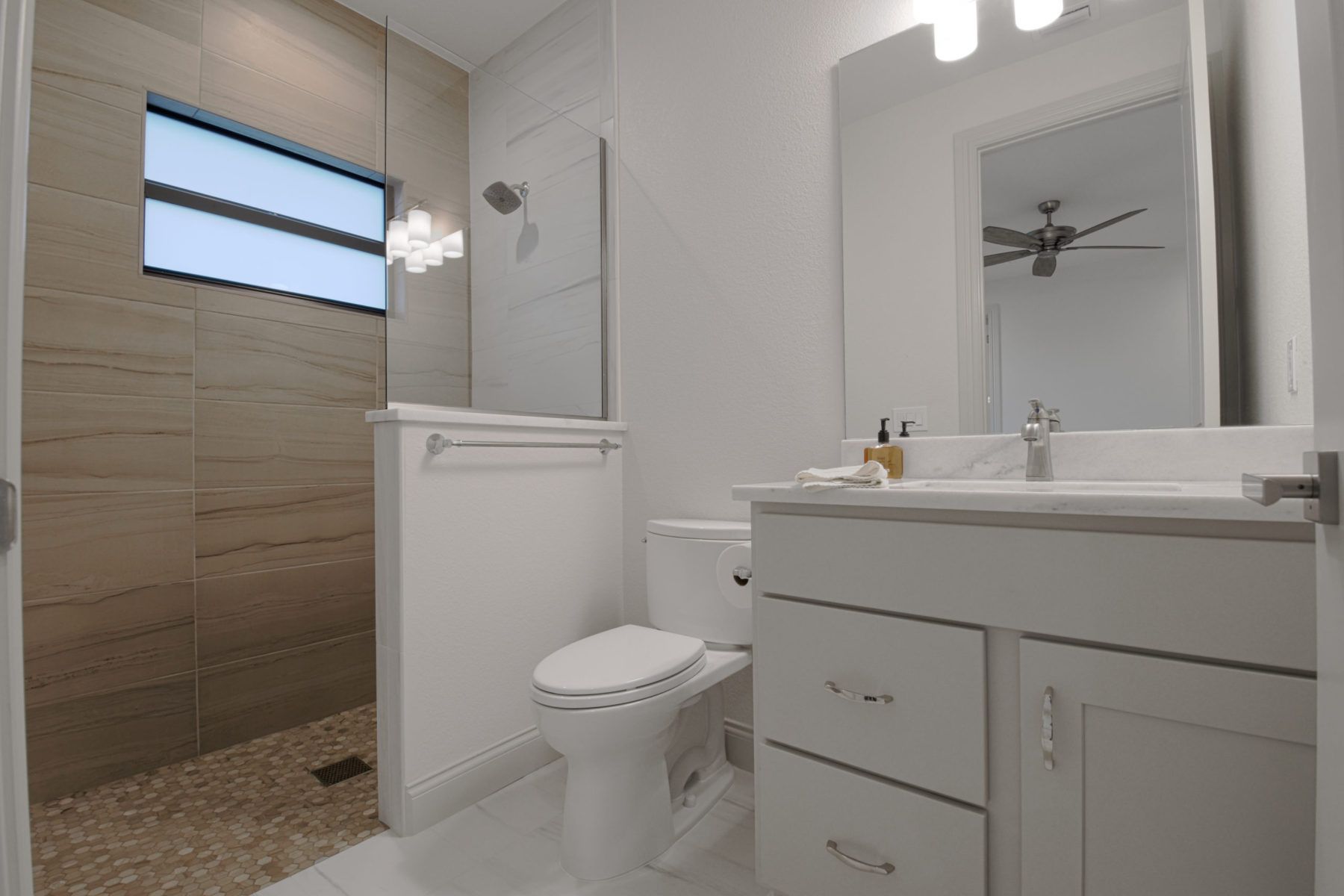 casa en Harbor Home Builders por Harbor Home Builders