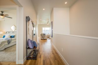 Crow Creek Homes por Crowcreek Homes en Cheyenne Wyoming