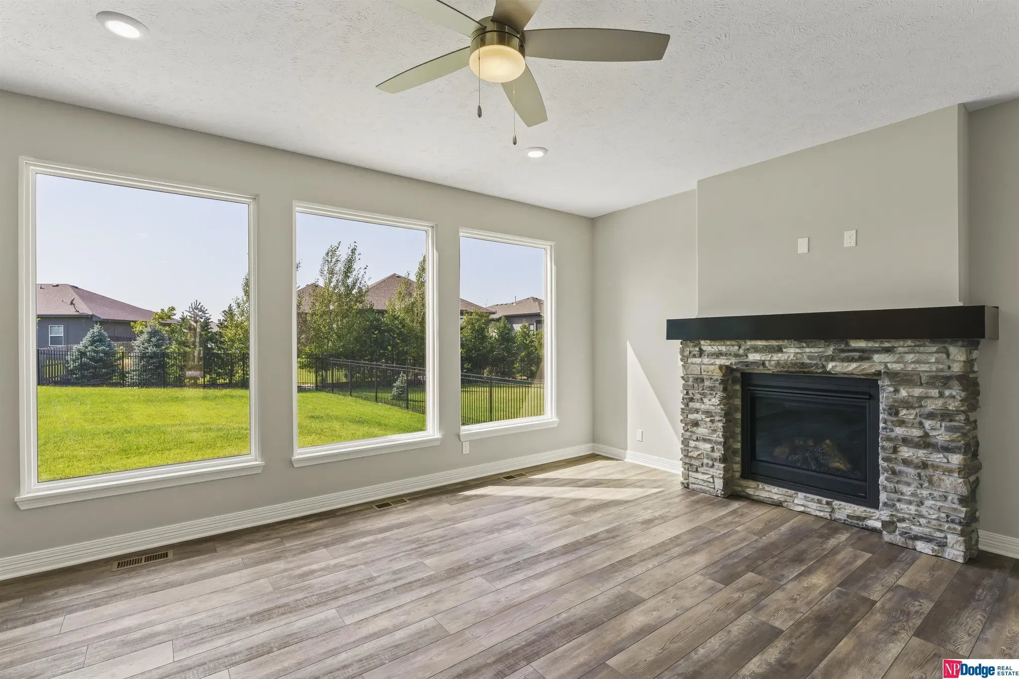 casa en Anchor Pointe por Aurora Home Builders