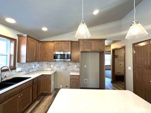 1302 W Thorn Creek Drive Hilbert Dakota