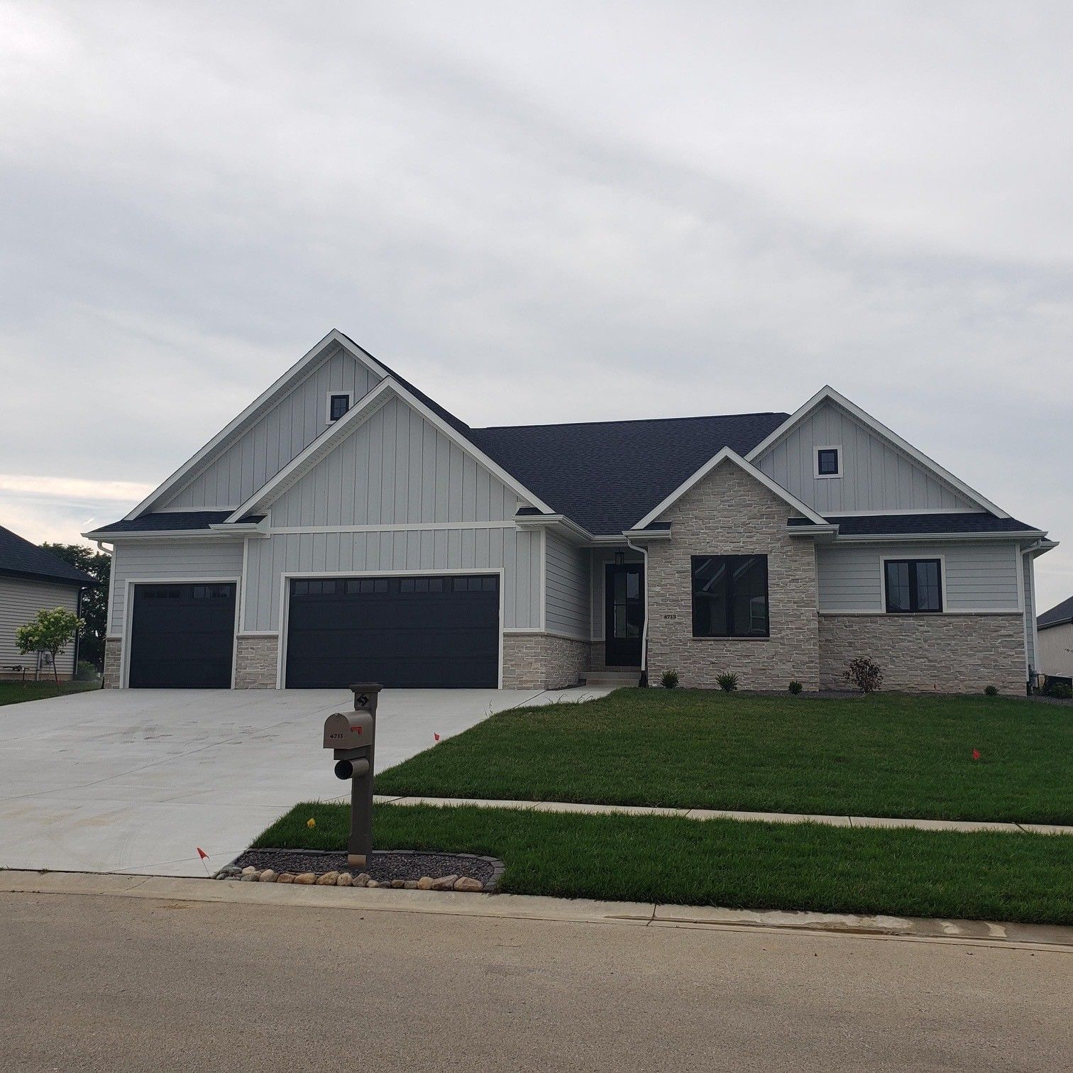 casa en Montgomery Home Builders Inc. por Montgomery Home Builders Inc.