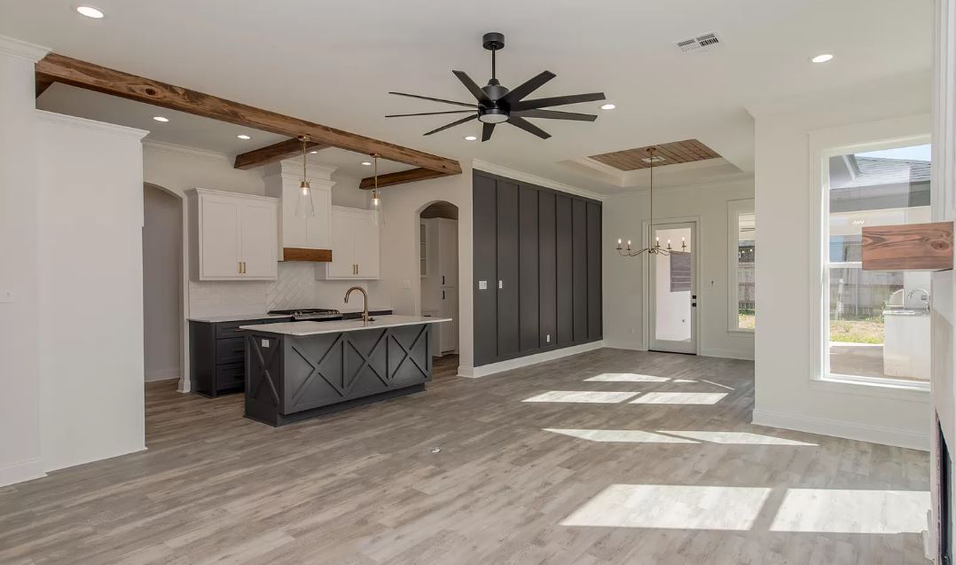 casa en AM Design & Construction Group por AM Design & Construction Group