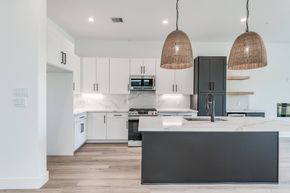 Modern Farmhouses - Houston, TX
